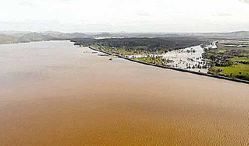 The 2011 flood affected 29,000 homes and businesses in Brisbane and Ipswich. The 2011 flood affected 29,000 homes and businesses in Brisbane and Ipswich.